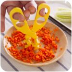 Baby-Food-Scissors-Fruit-and-Vegetable-Scissor-Feeding-Crushed-Safe-Care-Crush-Food-Shears-1.jpg