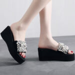 Single-Strap-Women-Stylish-Pearls-Enbalished-Slippers-3.jpg