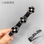 small pearl 4 petal black