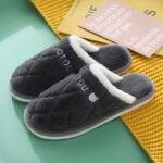 women fur slipper