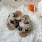 fur slipper