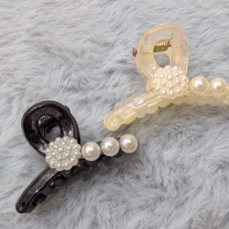 Beautiful Hand-Made Pearls Style Small Hair Catcher